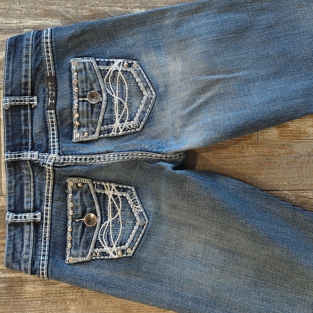 COWGIRL TUFF "Ride & Shine" bootcut horseback Riding jeans 26x35L tall EUC - Picture 7 of 13